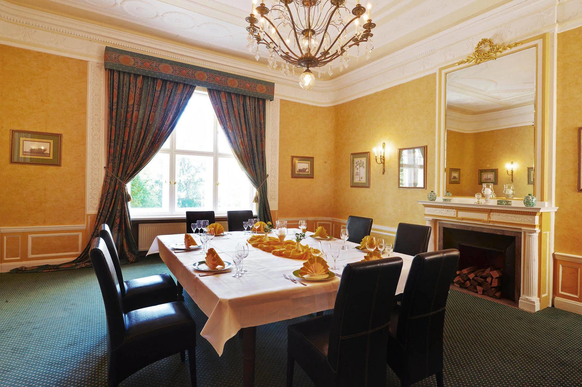 Schlosshotel Villa Westerberge Aschersleben Exteriér fotografie